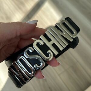 Authentic moschino belt w / dust bag